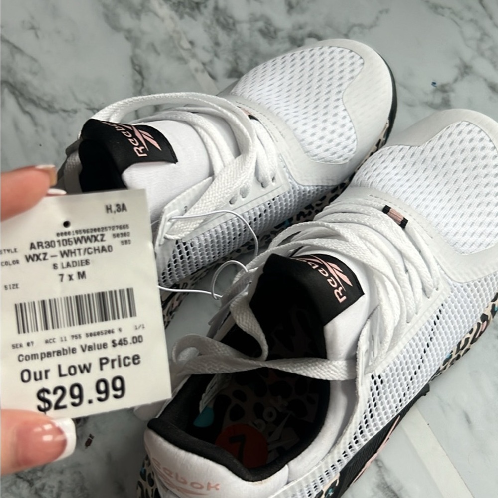 Reebok Sneakers Size 7 BRAND NEW